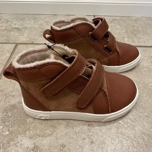 Ugg Rennon II , toddler size 9, new without tags